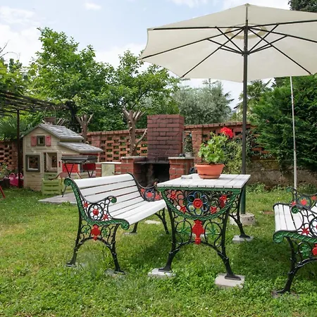 アパート With Balcony A1