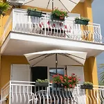 Apartment With Balcony A1
