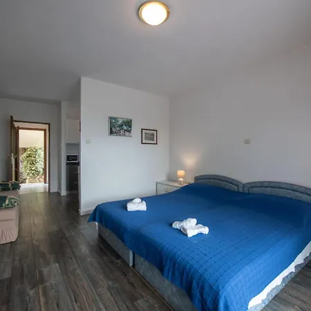 With Balcony A1 *
